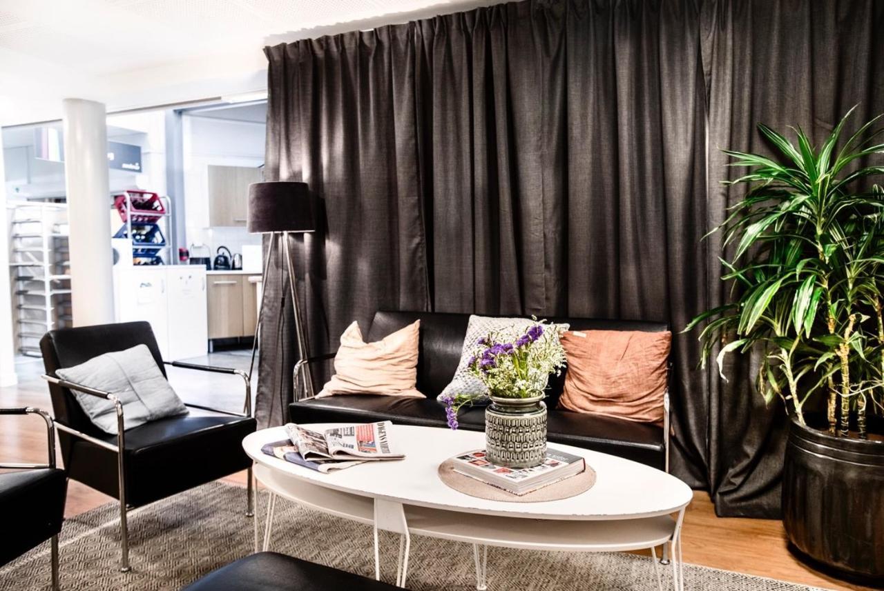 Hotell Moerby - Danderyd Hospital Экстерьер фото